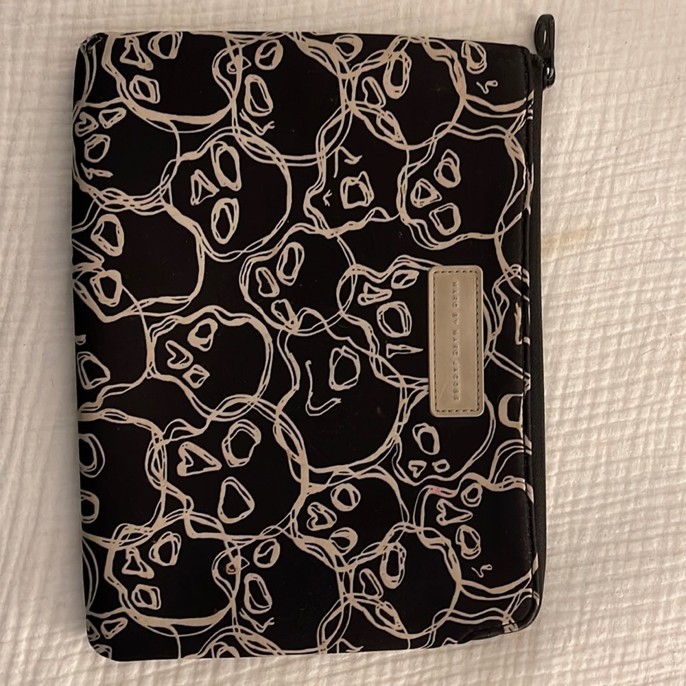 Marc Jacobs skull iPad case